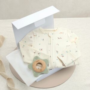 Mamas & Papas Rodeo Gift Box with teething toy - newborn